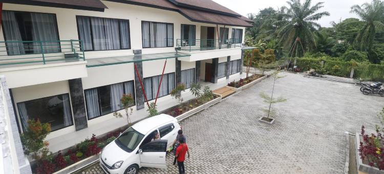 红多兹高级酒店-瓜拉纳穆国际机场(RedDoorz Plus Near Kualanamu Airport)图片