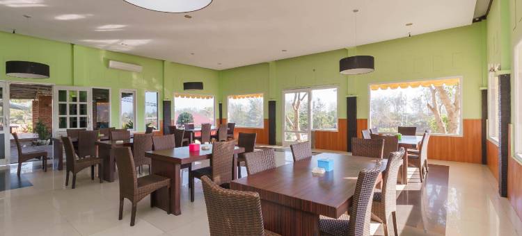 RedDoorz酒店位于Hotel Putri Gading Bengkulu(RedDoorz Syariah at Hotel Putri Gading Bengkulu)图片