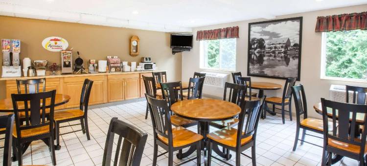 西布兰奇速8酒店(Super 8 by Wyndham West Branch)图片