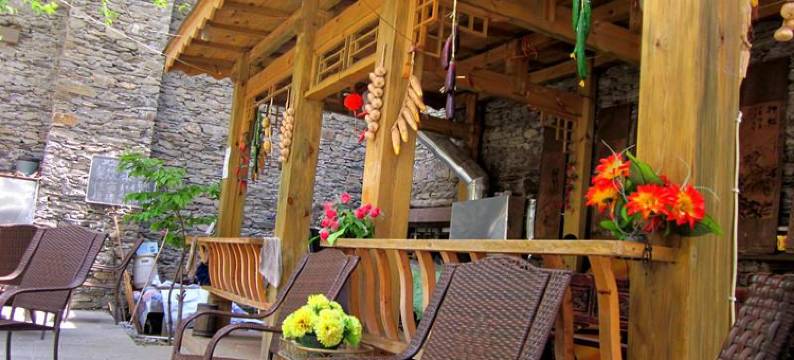 理县桃坪羌寨悦娅酒店图片