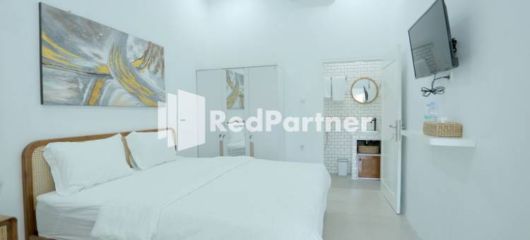 Pringgading Surf Camp Mitra RedDoorz图片