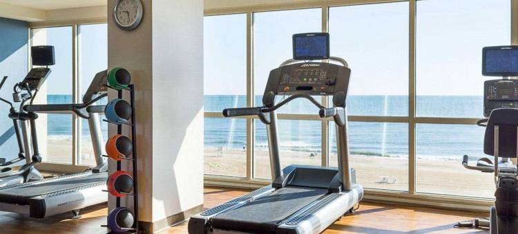 海滨舒适套房酒店(Comfort Suites Beachfront)图片
