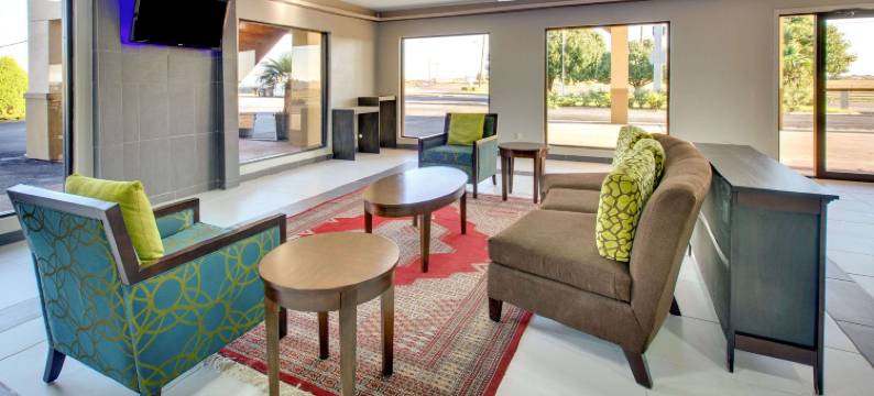 特勒尔温德姆呗盟酒店(Baymont by Wyndham Terrell)图片