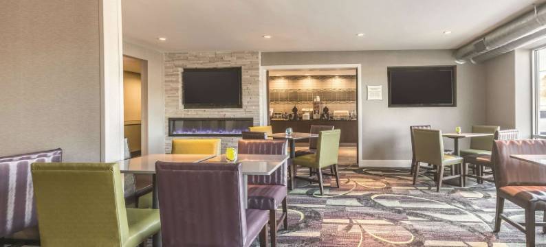 亚特兰大市中心巴克黑德拉昆塔温德姆套房酒店(La Quinta Inn & Suites by Wyndham Atlanta Midtown - Buckhead)图片