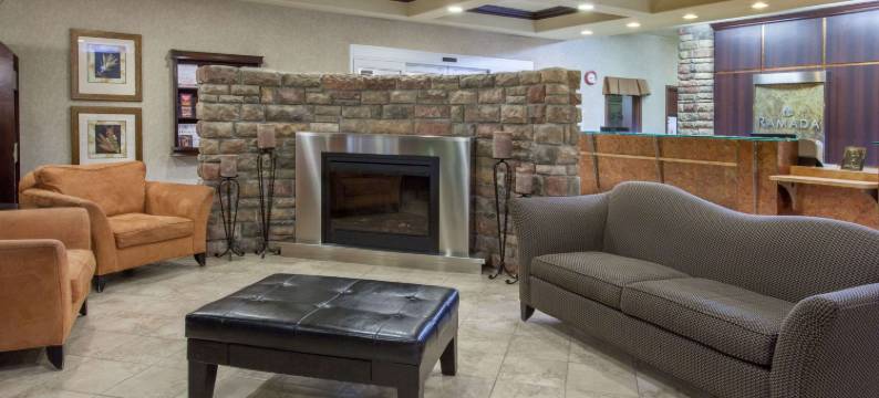 卡姆罗斯温德姆华美达酒店(Ramada by Wyndham Camrose)图片