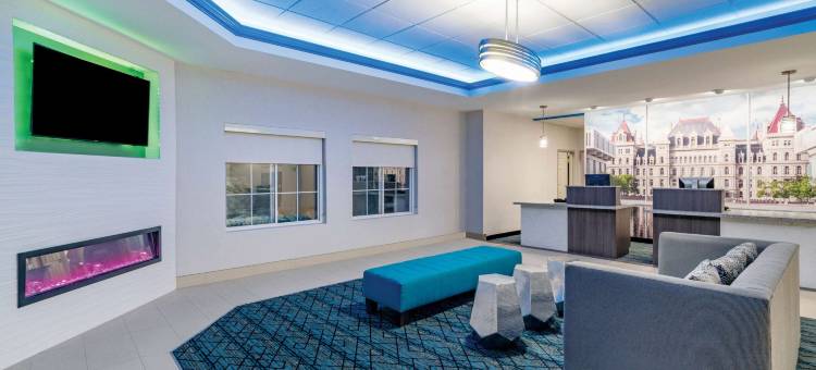 莱瑟姆奥尔巴尼机场拉昆塔温德姆套房酒店(La Quinta Inn & Suites by Wyndham Latham Albany Airport)图片