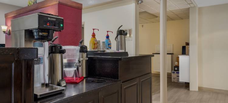 HomeTowne Studios Painted Post图片