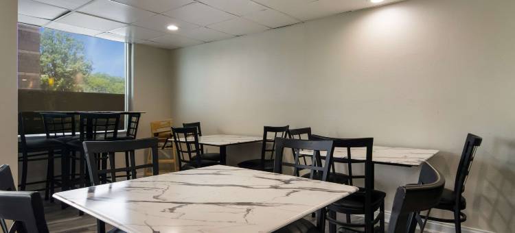 奥罗拉-内珀维尔区凯艺酒店(Quality Inn Aurora - Naperville Area)图片