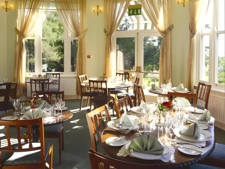 Seaview House Hotel Over view