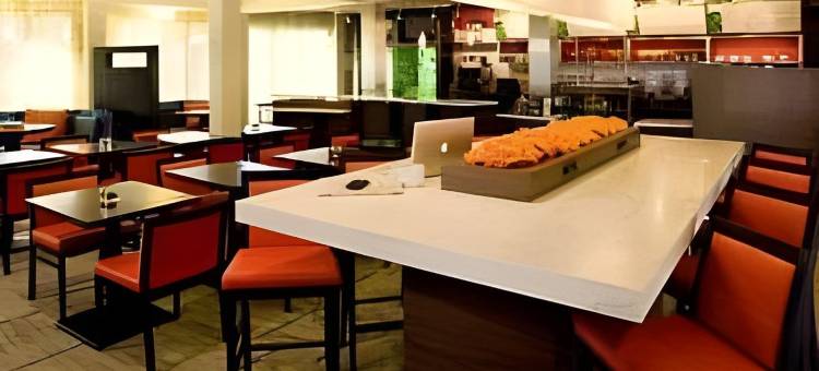 纳透马斯萨克拉门托机场万怡酒店(Courtyard Sacramento Airport Natomas)图片
