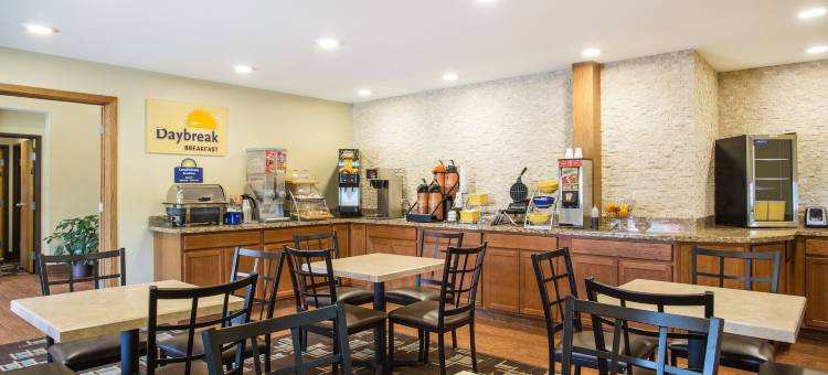 埃文斯代尔滑铁卢温德姆戴斯酒店(Days Inn by Wyndham Evansdale Waterloo)图片