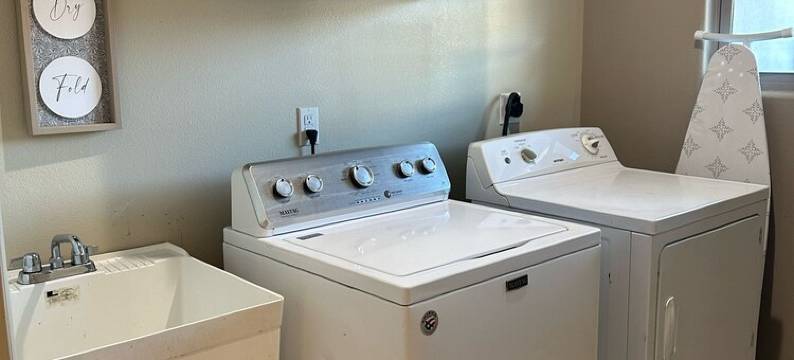 Cozy 3-bedroom townhome, best location in North Laredo. Sleeps 6-8.图片