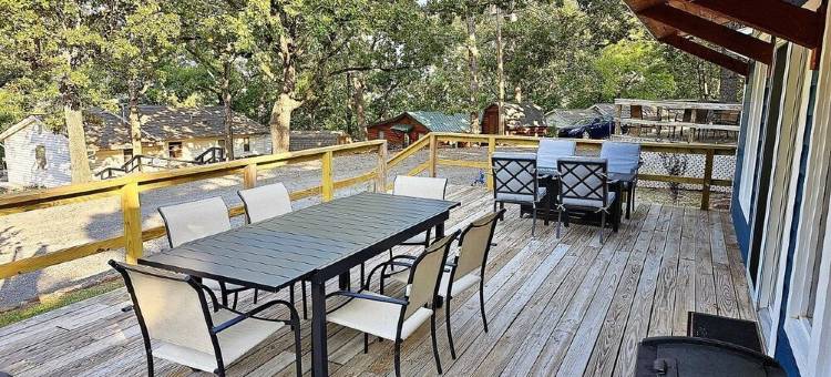 The Pettit Bay Hideaway - Lakeview, Pool, Wifi, Large Deck, Firepit, and More!图片