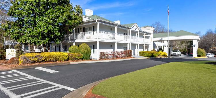 费耶特维尔品质酒店-靠近历史悠久的市中心广场(Quality Inn Fayetteville Near Historic Downtown Square)图片