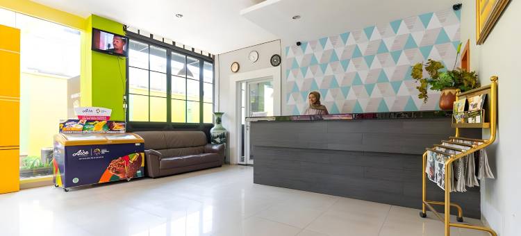 红多兹Plus酒店-赫尔塔斯宁区(RedDoorz Plus @ Hertasning Area)图片