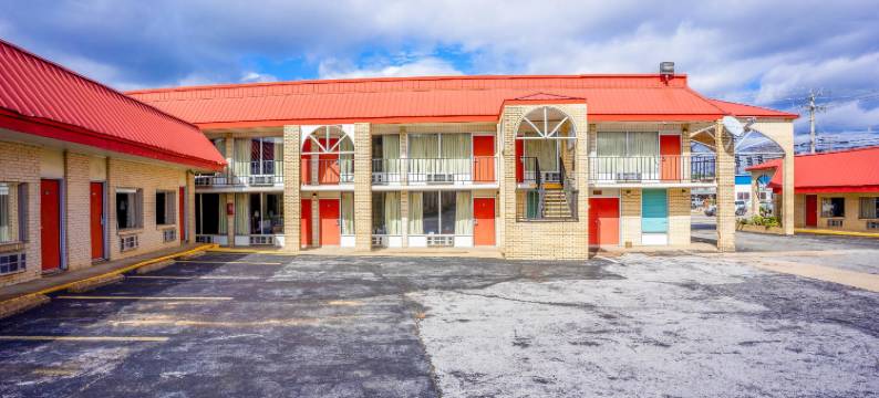 奥扎克交汇山景-由OYO管理(Ozark Junction Mountain View by OYO)图片