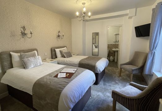 Lynton HouseHotel Overview