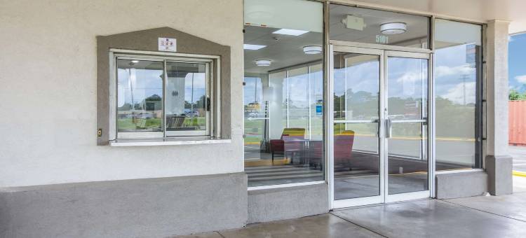 得克萨斯州格罗夫斯的6号汽车旅馆(Motel 6 Groves, TX)图片