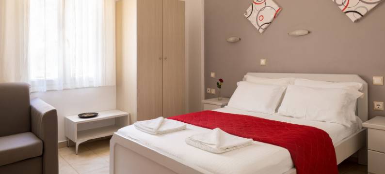 阿克罗亚利约翰客房酒店(John Akroyiali)图片