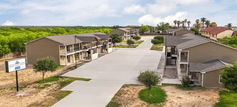 卡里索斯普林斯鹰巢- 温德姆旅屋(Eagle's Den Suites Carrizo Springs a Travelodge by Wyndham)图片