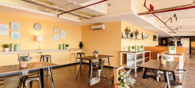 唐格朗黄蜂酒店(Yellow Bee Tangerang)图片