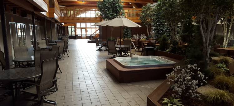 法戈卡蒙套房酒店(C'Mon Inn & Suites Fargo)图片