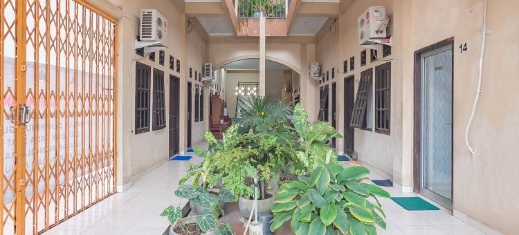 红多兹伊斯兰酒店-近巴图安帕巴士站2号(RedDoorz Syariah Near Terminal Batu Ampar 2)图片