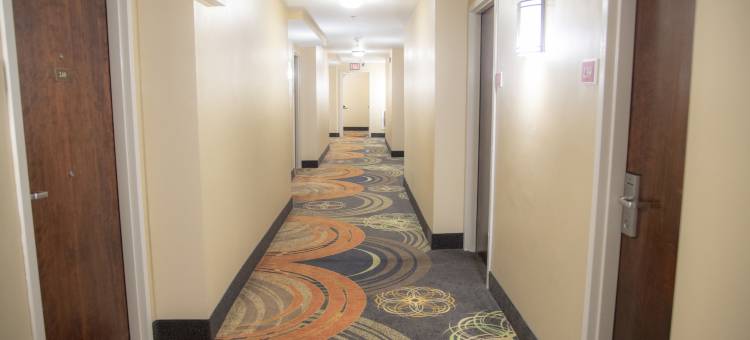 艾伦顿多尼豪生套房酒店(Howard Johnson by Wyndham Allentown/Dorney Hotel & Suites)图片