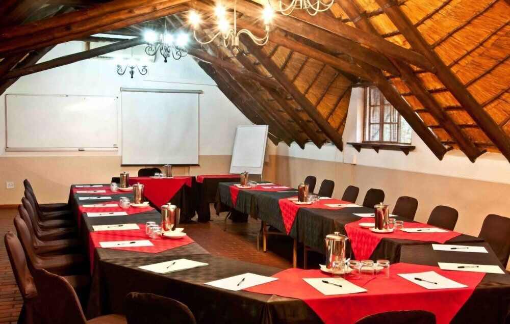 Woodpecker Inn Over view