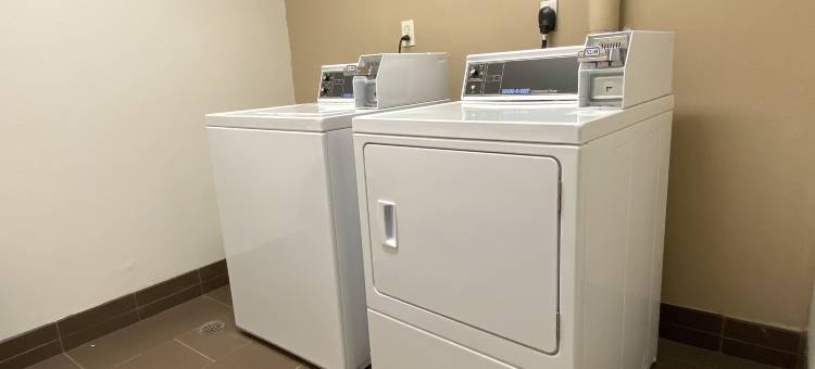 科拉尔维尔I-80舒适套房酒店(Comfort Suites Coralville I-80)图片