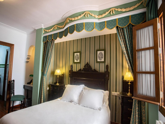 苏荷精品圣盖博宫酒店