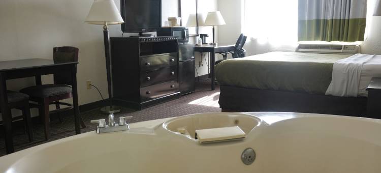 美国旅馆及水福德套房(American Inn & Suites)图片