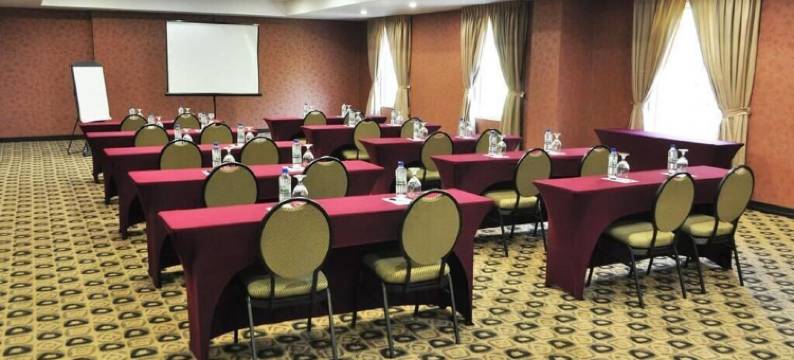 美夸希亚尤罗比尔丁快捷酒店(Eurobuilding Express Maiquetía)图片