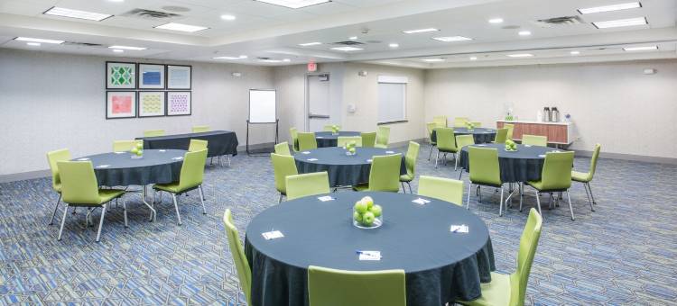 Holiday Inn Express 村西(Holiday Inn Express KANSAS CITY - AT THE LEGENDS by IHG)图片