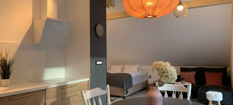 松树节日房屋(Pine Tree Holiday House)图片