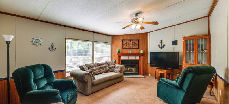 距海滩通道5个街区：桑德斯岛度假屋！(5 Blocks to Beach Access: Sanders Island Getaway!)图片