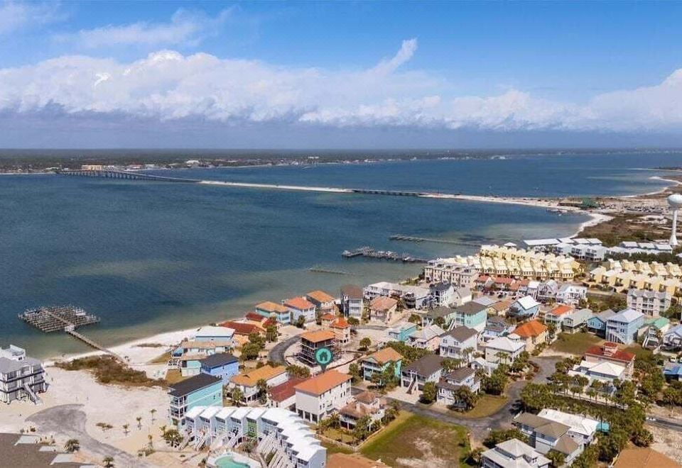 Surf And Sound 6 Bedroom Home Hotel Overview