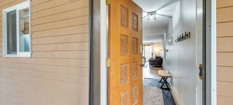 林肯公寓距离Loon Mountain 2英里，并带有阳台！(Lincoln Apartment w/ Balcony: 2 Mi to Loon Mtn!)图片
