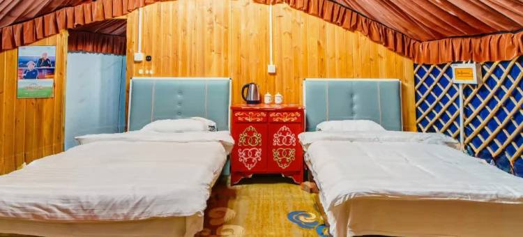 呼伦贝尔市陈巴尔虎旗金骄草原非遗传统蒙古包民宿图片