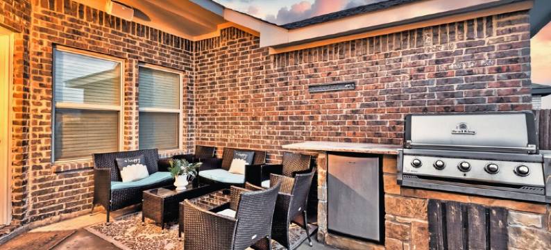 Relaxing Retreat with Hot Tub & Pool.  Fun in a Cozy Home .图片