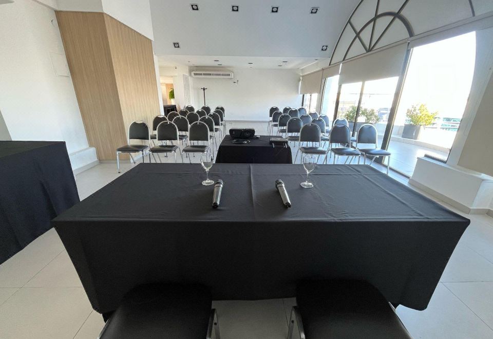 Urquiza Apart Hotel & Suites Hotel Overview