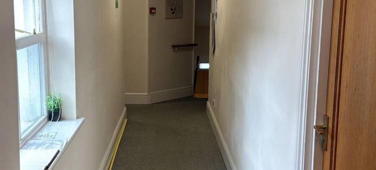 OYO 沃特曼斯阿姆斯赫舍姆酒店(OYO the Watermans Arms Hersham)图片