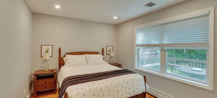 溪流浸泡和烤棉花糖：卡茨基尔宝石(Creek Dips & Smores: Catskills Gem)图片