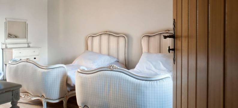 Château in Nouvelle-Aquitaine with Pool & Views图片