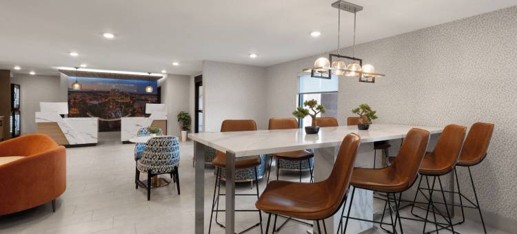 温德姆格林维尔伍德拉夫路拉昆塔温德姆酒店套房(La Quinta Inn & Suites by Wyndham Greenville)图片