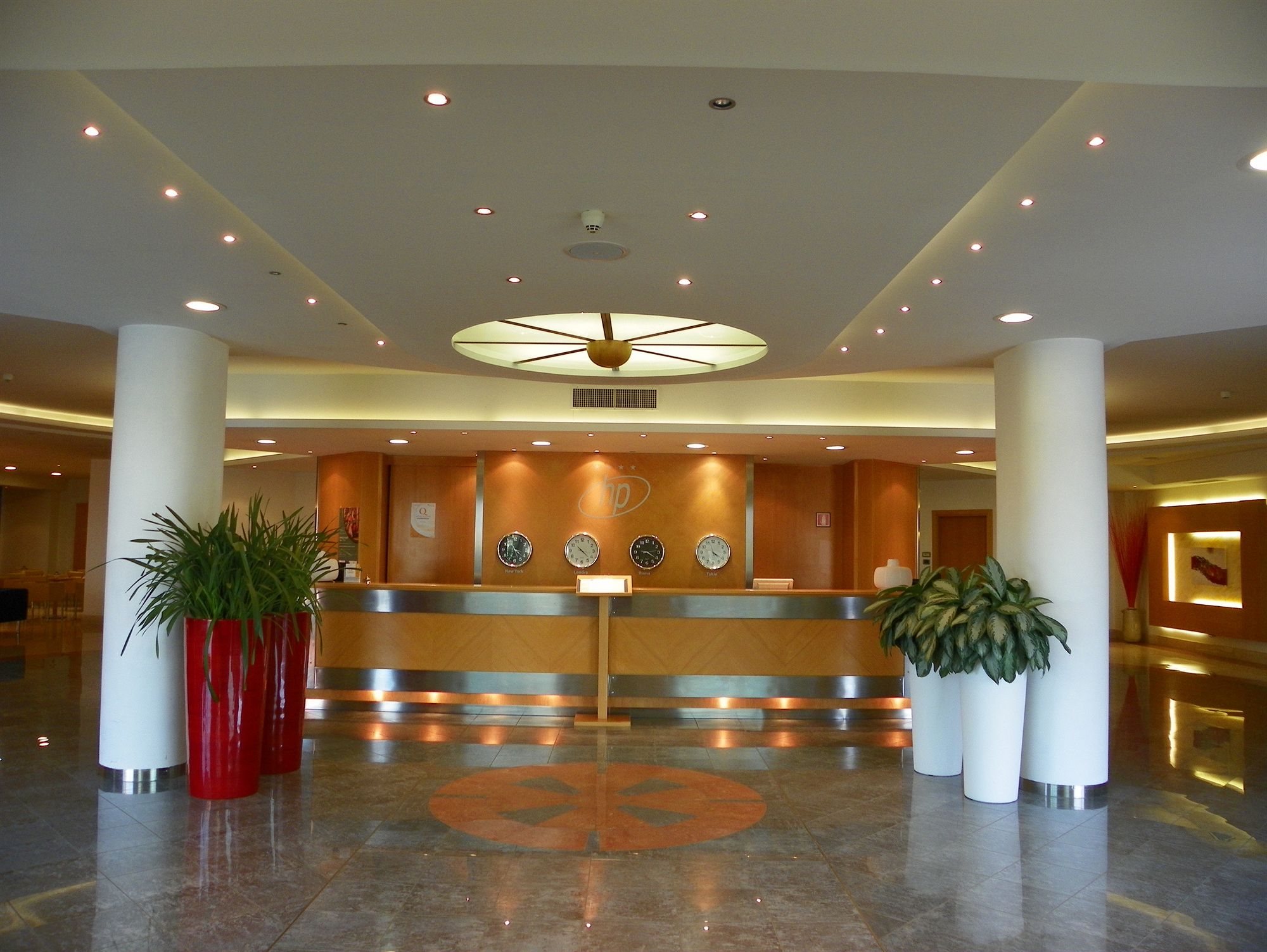 Hotel PlanetOver view