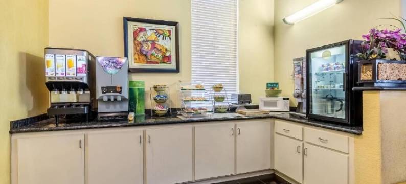 CasaBlanca Inn & Suites Houston - Spring图片