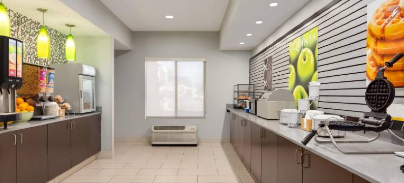 费尔菲尔德纳帕谷拉昆塔温德姆套房酒店(La Quinta Inn & Suites by Wyndham Fairfield - Napa Valley)图片