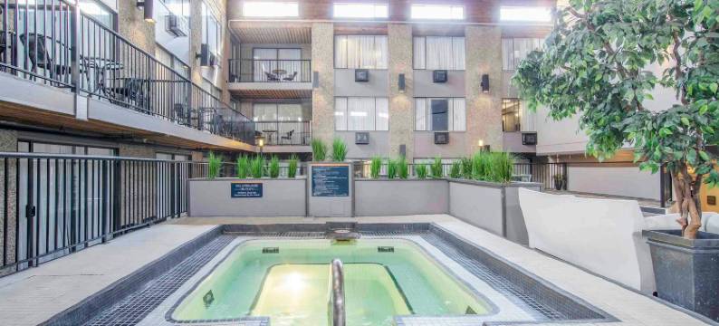 基洛纳桑德曼套房酒店(Sandman Hotel & Suites Kelowna)图片