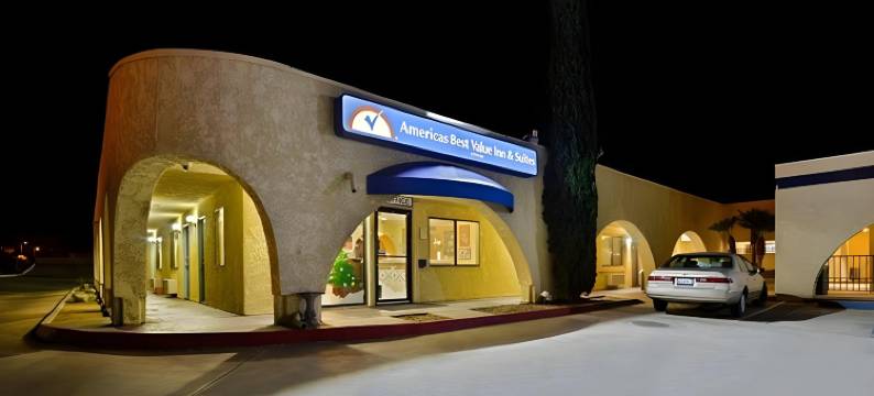 约书亚树国家公园美洲最佳价值套房酒店(Americas Best Value Inn and Suites Yucca Valley)图片